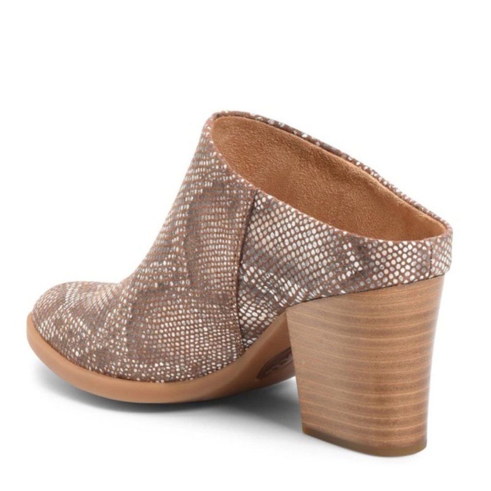 NEW BORN Eustis Snakeskin Mule - Picture 14 of 16